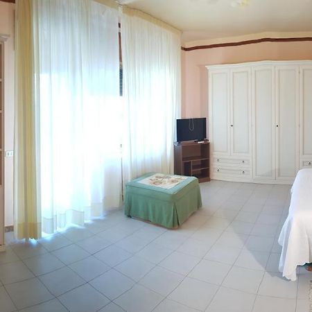 Stylish Apt Terina - Le Lincelle, Lamezia - Bright, Spacious, Elegant And With Terrace 圣欧费米亚拉默齐亚 外观 照片
