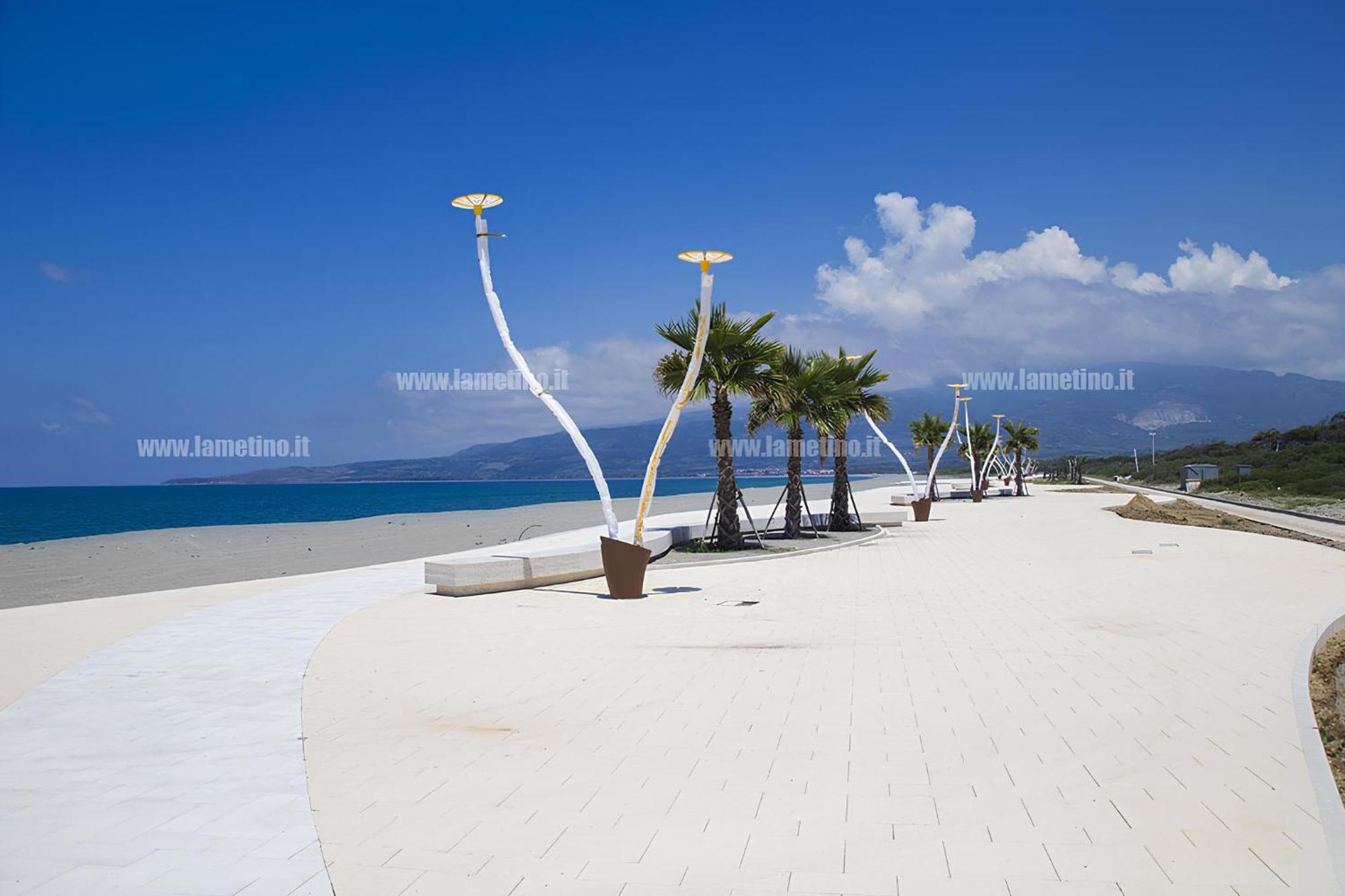 Stylish Apt Terina - Le Lincelle, Lamezia - Bright, Spacious, Elegant And With Terrace 圣欧费米亚拉默齐亚 外观 照片