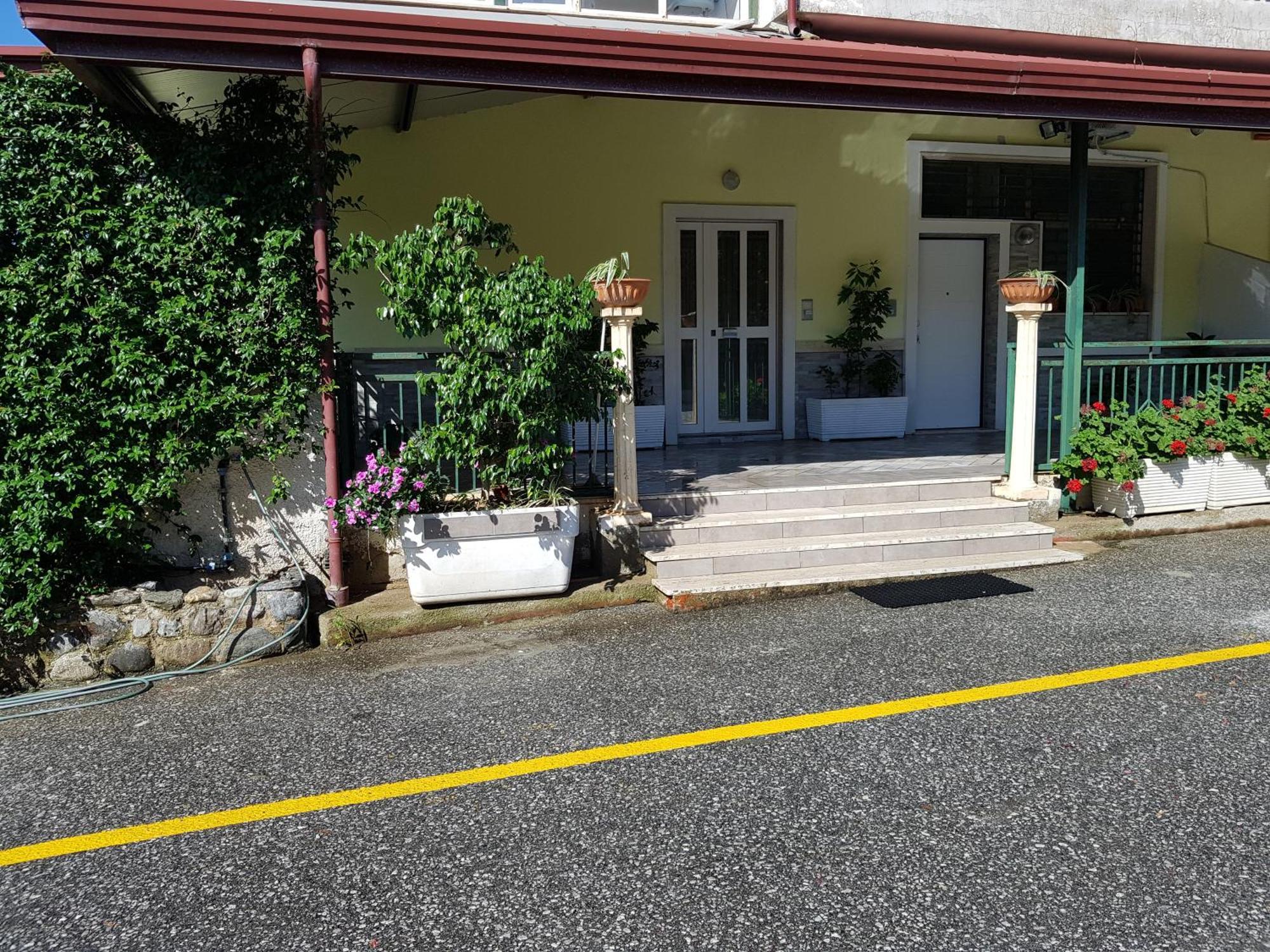 Stylish Apt Terina - Le Lincelle, Lamezia - Bright, Spacious, Elegant And With Terrace 圣欧费米亚拉默齐亚 外观 照片